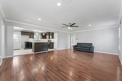 3607 Pecan St, Houston, TX 77087 - photo 5