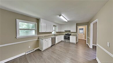 204 Brookmeade Dr, Statesville, NC 28625 - photo 6