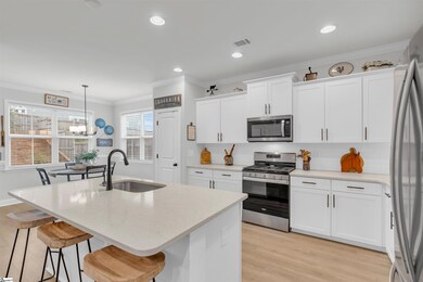 405 Townsend Ave, Greer, SC 29651 - photo 4