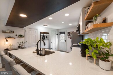 11927 Redtree Way, Reston, VA 20194 - photo 7