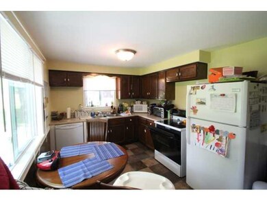 Kitchen Kitchen- the appliances are included!