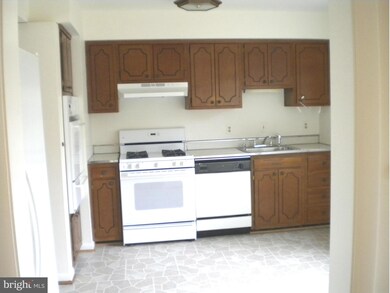 5413 Parkvale Terrace, Rockville, MD 20853 - photo 3