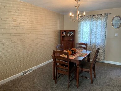 Nice sized dining area.