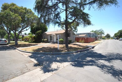 4863 Pepperwood Ave, Long Beach, CA 90808 - photo 2