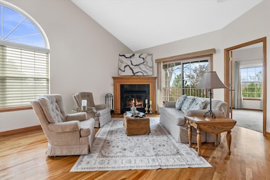 285 Cardinal Ridge Dr unit 285, Pewaukee, WI 53072 - photo 3