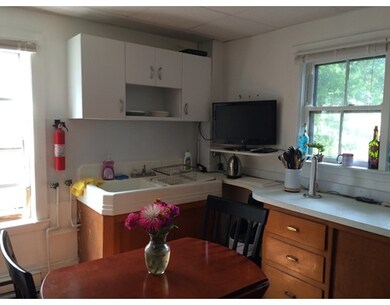 191 Mount Auburn St unit 2, Cambridge, MA 02138 - photo 2