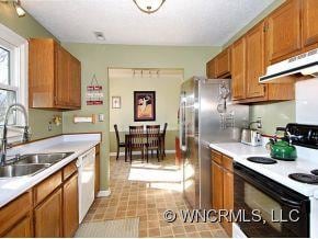 58 Lynwood Cir, Asheville, NC 28806 - photo 3