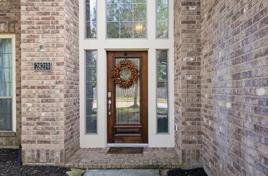 2-story entry with Leaded glass door.