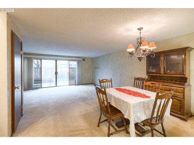 1100 N Meridian St unit 18, Newberg, OR 97132 - photo 4