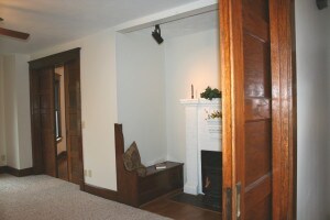 alcove in LR where fireplace & seats are
