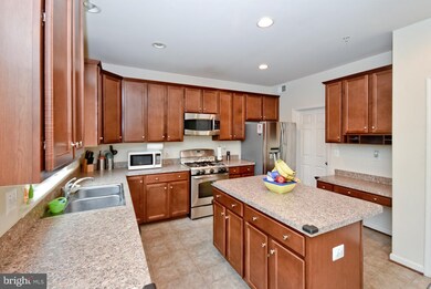 10276 Stewards Chance Ln, White Plains, MD 20695 - photo 4