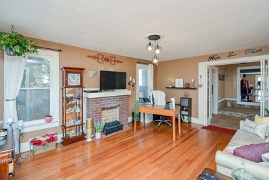 2517 Avenue I, Bay City, TX 77414 - photo 5