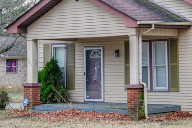 305 S Russell St, Portland, TN 37148 - photo 2