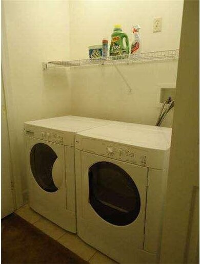 121 S Cacoosing Dr, Reading, PA 19608 - photo 2