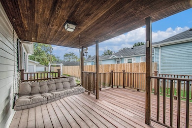 509 Magnolia St, Three Oaks, MI 49128 - photo 2