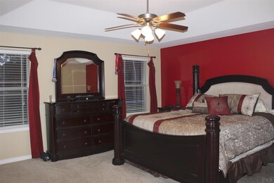 Lots of room for large furniture & trey ceiling