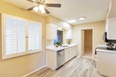 11114 W Emerald Dr, Sun City, AZ 85351 - photo 3