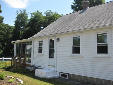 10 Winslow St, Buzzards Bay, MA 02532 - photo 4