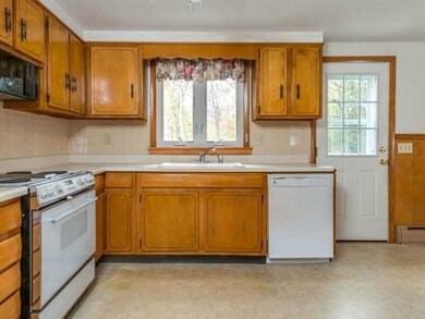 21 Ledge View Dr, Cumberland, RI 02864 - photo 4