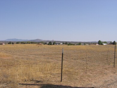 25355 N Patricia Rd, Paulden, AZ 86334 - photo 4