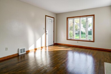 2899 Oaklawn St, Columbus, OH 43224 - photo 4