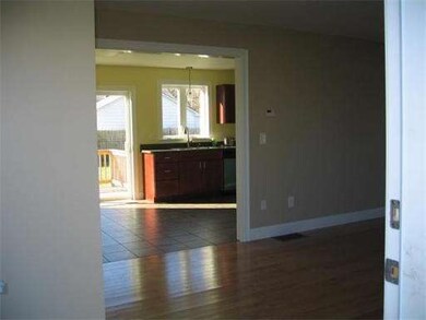 31 Thomas St, Chicopee, MA 01013 - photo 5