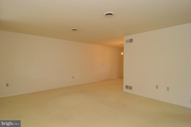 2801 Filbert Ave, Reading, PA 19606 - photo 5