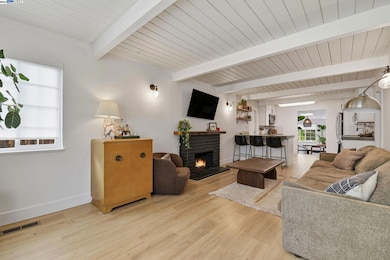 2823 Hilltop Rd, Concord, CA 94520 - photo 5