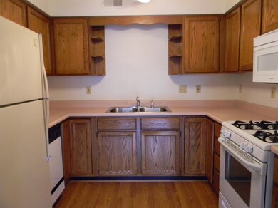 618 Briarwood Dr unit B, Dyer, IN 46311 - photo 5