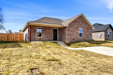 907 N Barrett Ave, Denison, TX 75020 - photo 3