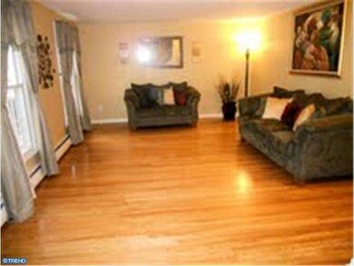 4701 Sir Galahad Dr, Brookhaven, PA 19015 - photo 3