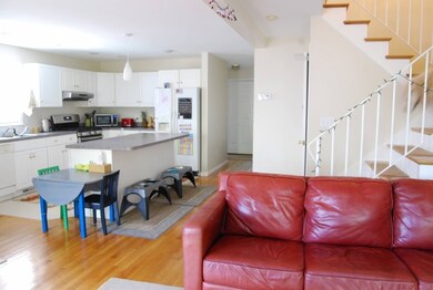 52 Kenneth St unit 1, Newton, MA 02461 - photo 5