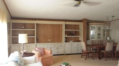 dinning room built in.jpg