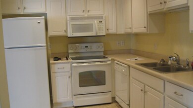 Eat-in kitchen