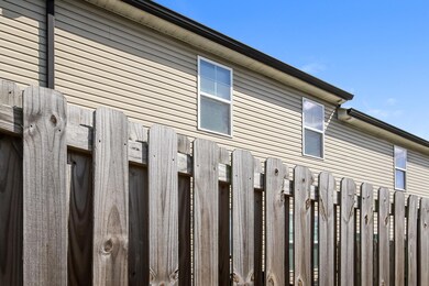 004-photo-rear-view-13656424