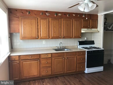 3326 Kessler Ct, Halethorpe, MD 21227 - photo 2