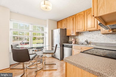 8475 Snowden Oaks Place, Laurel, MD 20708 - photo 7