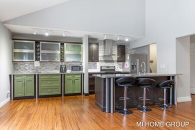 3-web-or-mls-300 Farington Blvd 43, Holl