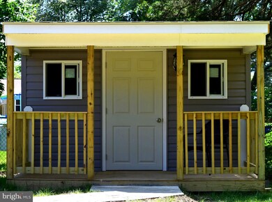 6722 Amlong Ave, Alexandria, VA 22306 - photo 3