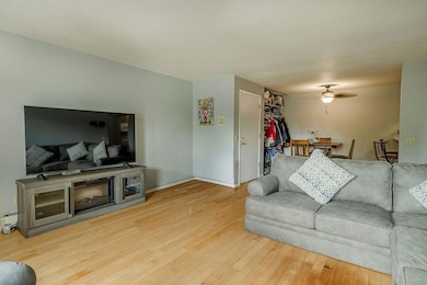 2420 Independence Ln unit 212, Madison, WI 53704 - photo 7