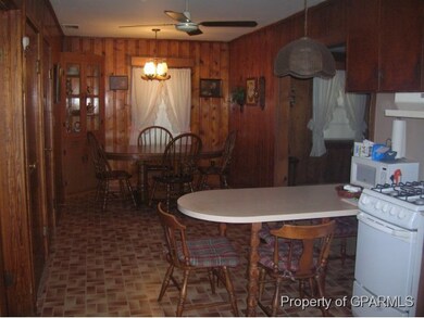 201 S McCaskey Rd, Williamston, NC 27892 - photo 6