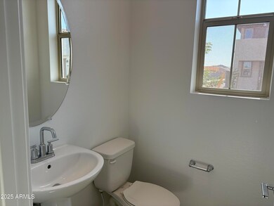 CP30 Lot 158 - Powder room