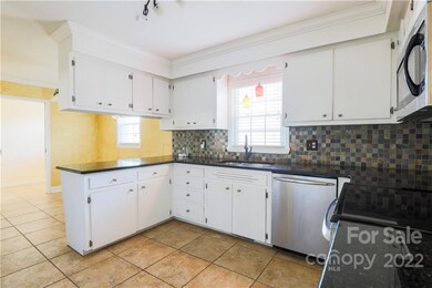 603 Berkshire Dr, Statesville, NC 28677 - photo 4