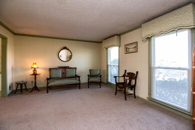 8704 Michael Ray Dr, Louisville, KY 40219 - photo 5