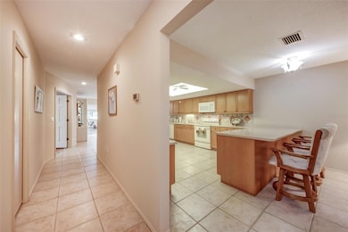 3401 Avenida Madera unit B, Bradenton, FL 34210 - photo 3