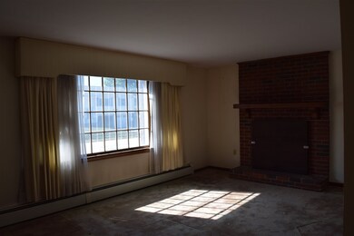 16 Kanata Dr, Nashua, NH 03063 - photo 2