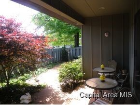 6 Justin Dr, Jacksonville, IL 62650 - photo 2