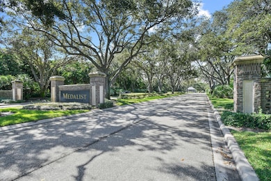 10405 SE Slash Pine Ct, Hobe Sound, FL 33455 - photo 2