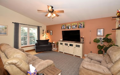 1087 Cleveland Ave, Hartford, WI 53027 - photo 3