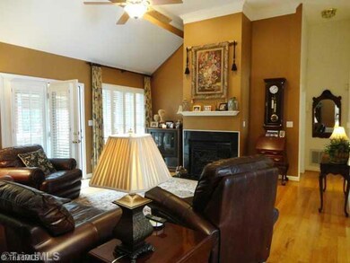 Den/Family/Great Room. Gas logs in fireplace